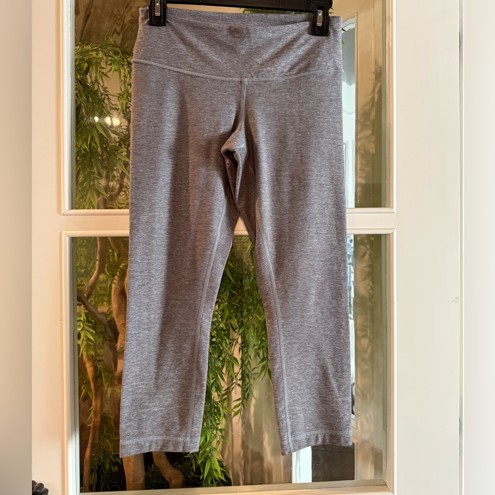 Lululemon Wunder Under Leggings Soft Stretchy Fabric
